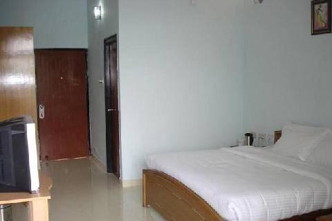Hotel Maya Regency Бхимтал Экстерьер фото