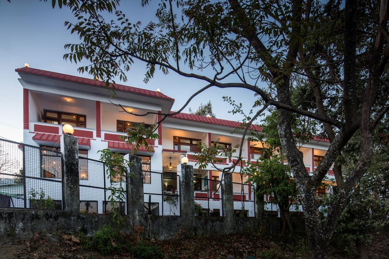 Hotel Maya Regency Бхимтал Экстерьер фото