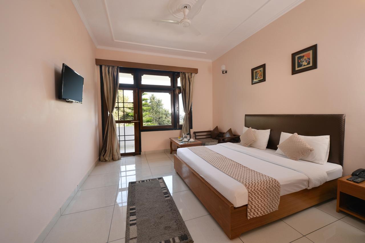 Hotel Maya Regency Бхимтал Экстерьер фото